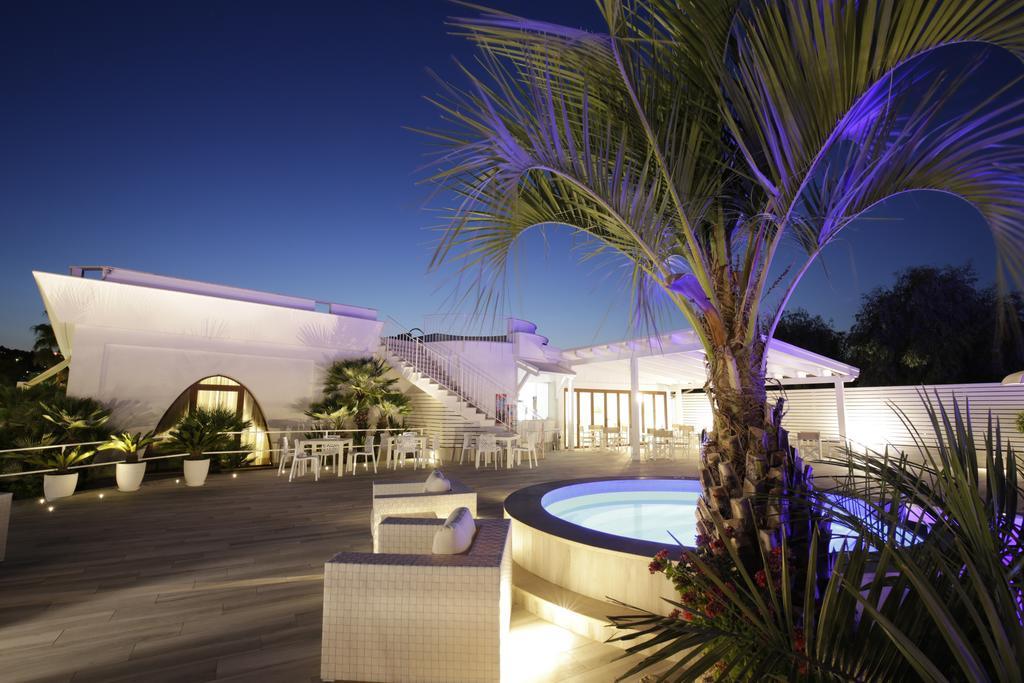 Garden Hotel Ripa Vieste Exteriör bild